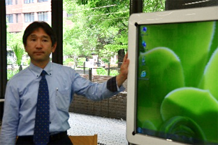 熊本学園大学付属図書館　准教授　新村様